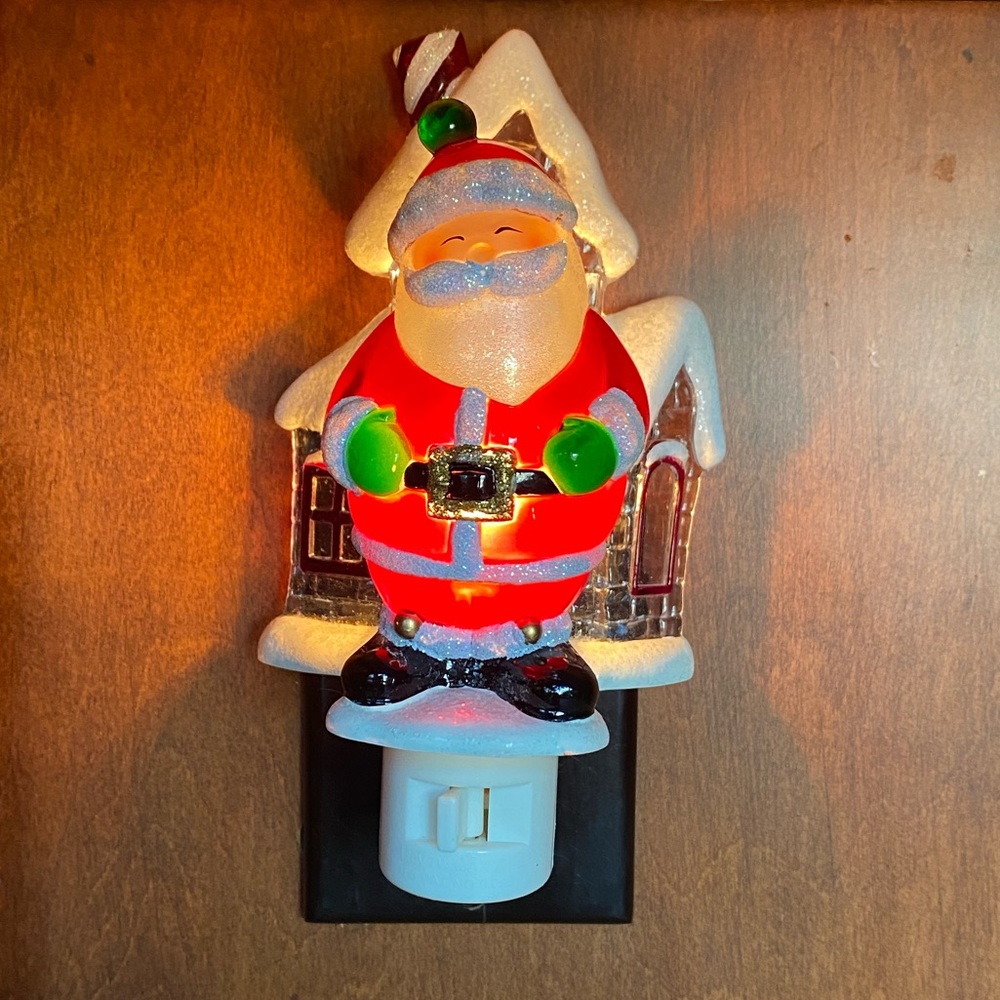 Magical Winter Christmas Santa with Glitter Nightlight